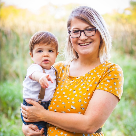 Meet your Posher, Madison - Picture 1 of 1